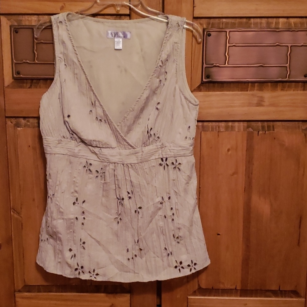 Nine & Co top